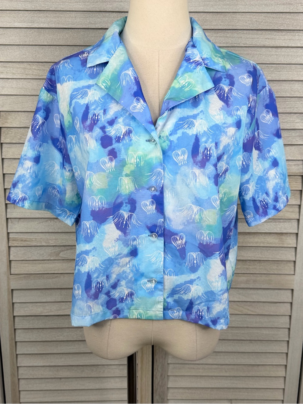DISNEY The World of Avatar "Way of Water" Cropped Button Down Shirt Women's-S
